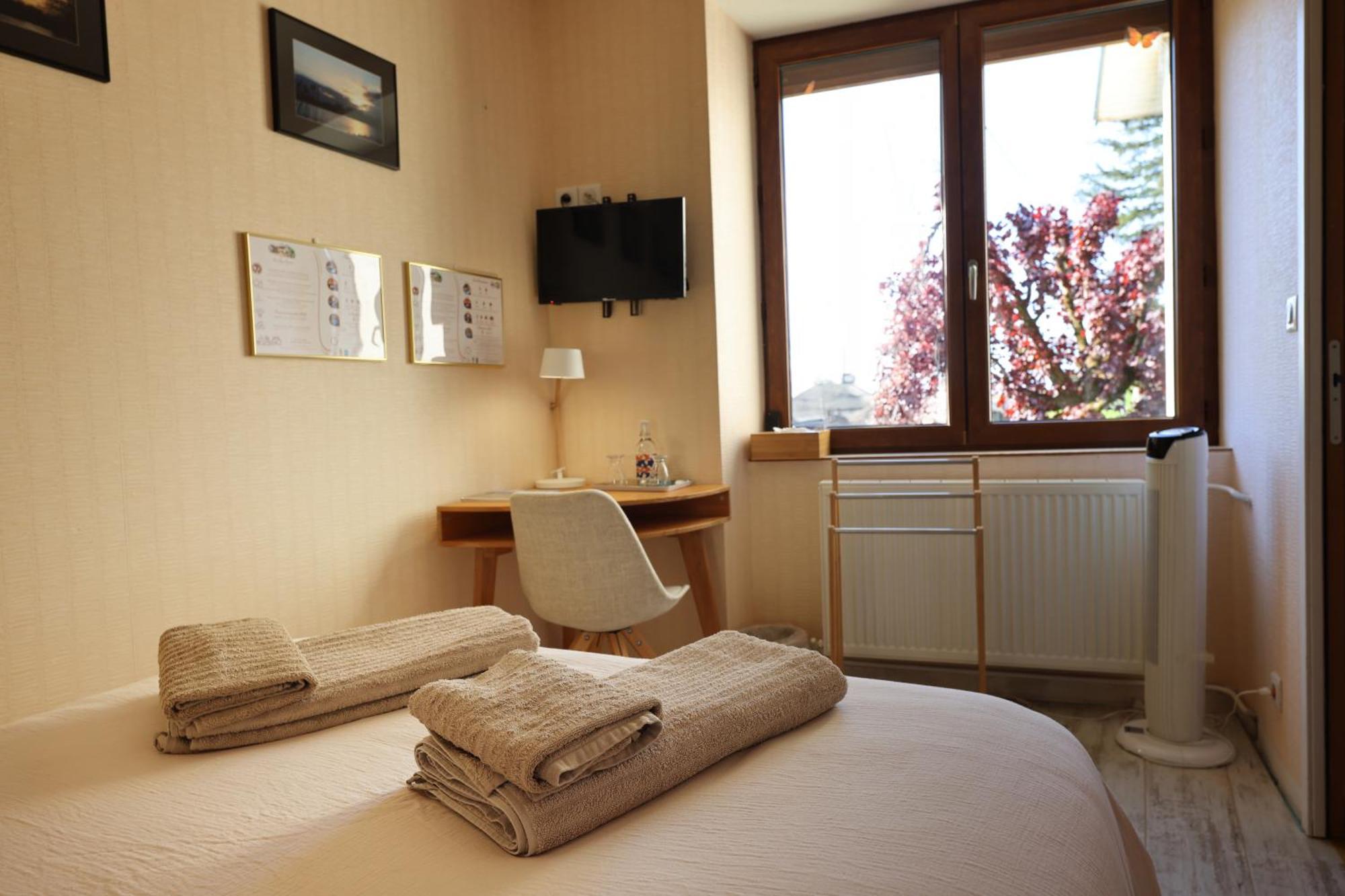 Au Bon Vivant Dampierre-sur-Salon Exterior foto